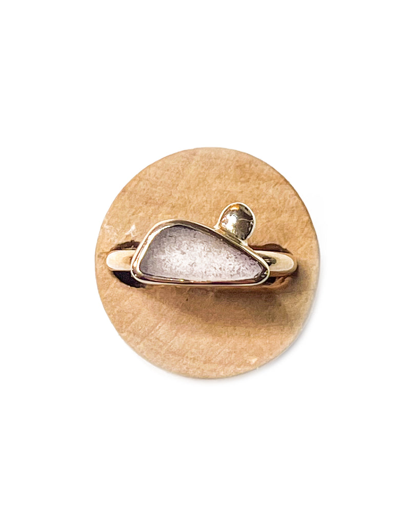 the desecheo ring with lilac sea glass in 14k gold, size 7